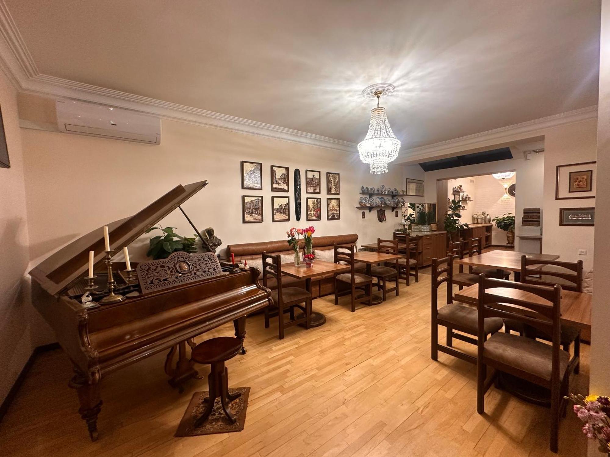 Hin Yerevantsi Hotel Kültér fotó